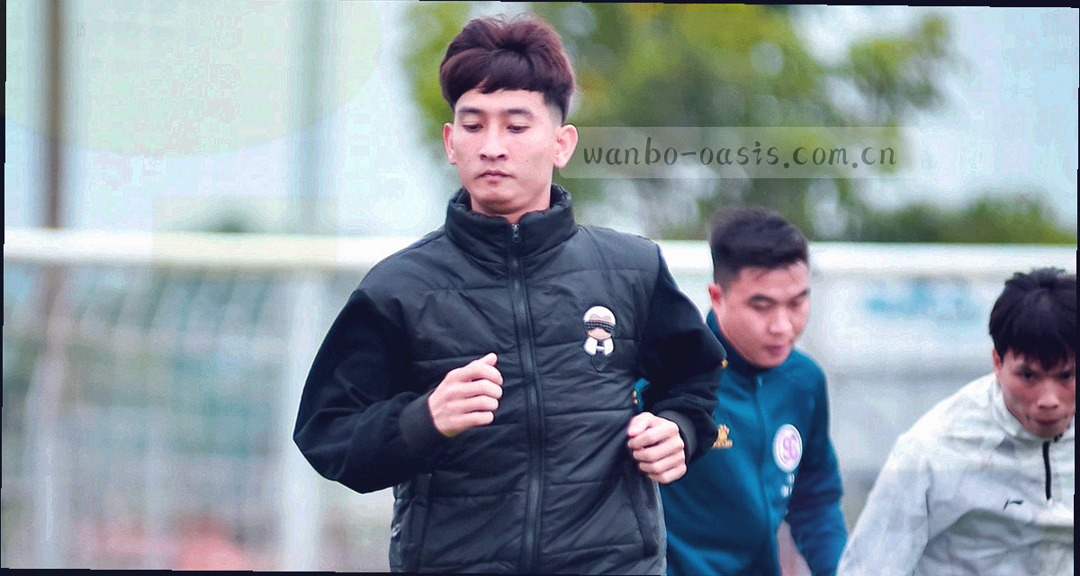 抽象表格局部放大示意，横向三栏分别标出数值、来源与状态，不含真实数据与人物